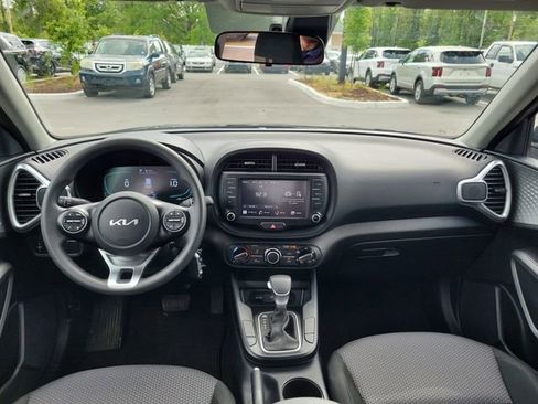 Used 2024 Kia Soul LX FWD image 24