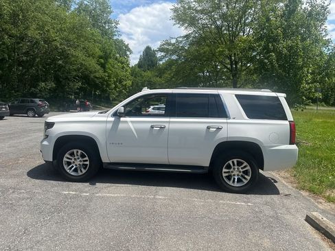 Used 2015 Chevrolet Tahoe LT AWD/4WD image 10