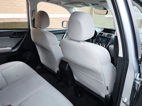 Used 2017 Subaru Forester 2.5i Premium w/ All-Weather Package image 24