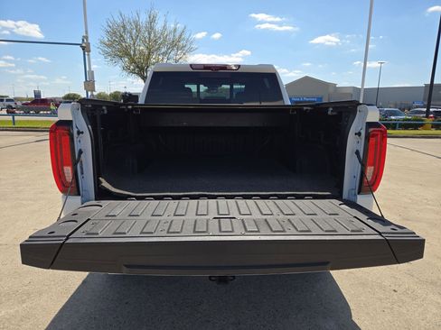 Used 2024 GMC Sierra 1500 AT4 w/ Technology Package image 29