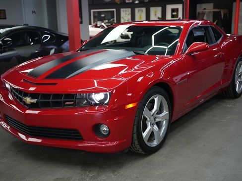 Used 2010 Chevrolet Camaro SS w/ RS Package RWD image 1