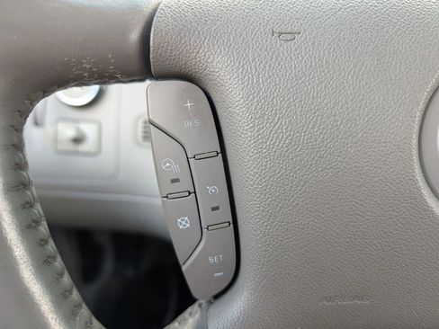 Used 2011 Cadillac DTS Premium FWD image 19