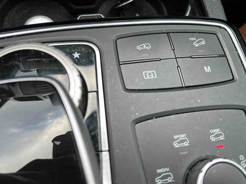 Used 2019 Mercedes-Benz GLS 450 4MATIC image 31