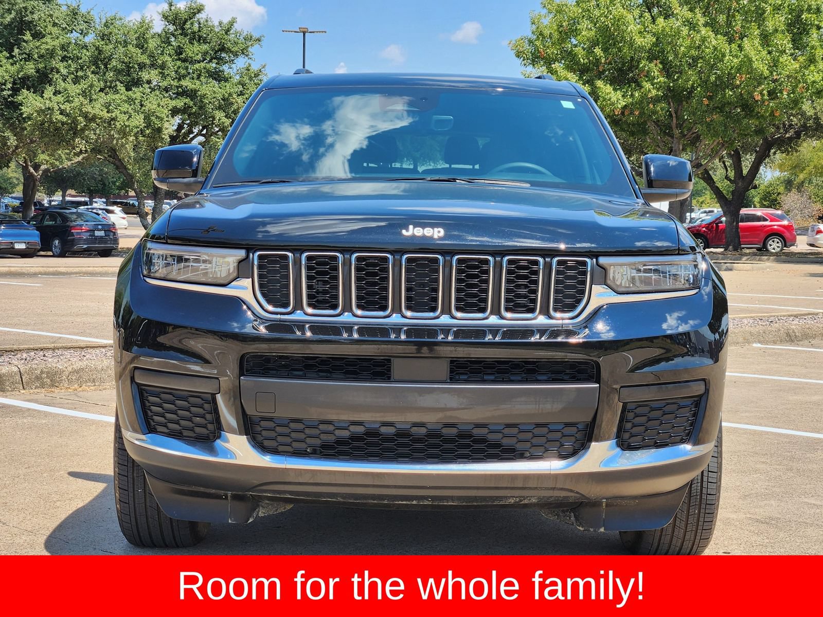 Used 2025 Jeep Grand Cherokee L Laredo RWD image 7