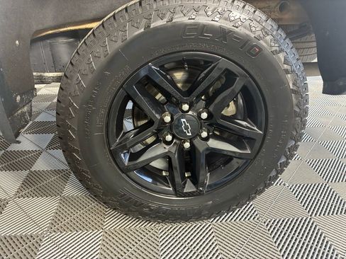 Used 2023 Chevrolet Silverado 1500 LT Trail Boss w/ Protection Package image 35