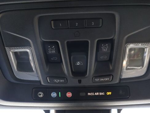 Used 2020 Chevrolet Silverado 1500 High Country w/ Technology Package image 33