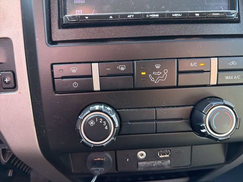 Used 2012 Ford F150 XLT w/ XLT Chrome Pkg image 11