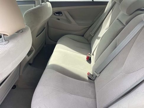 Used 2011 Toyota Camry LE image 21