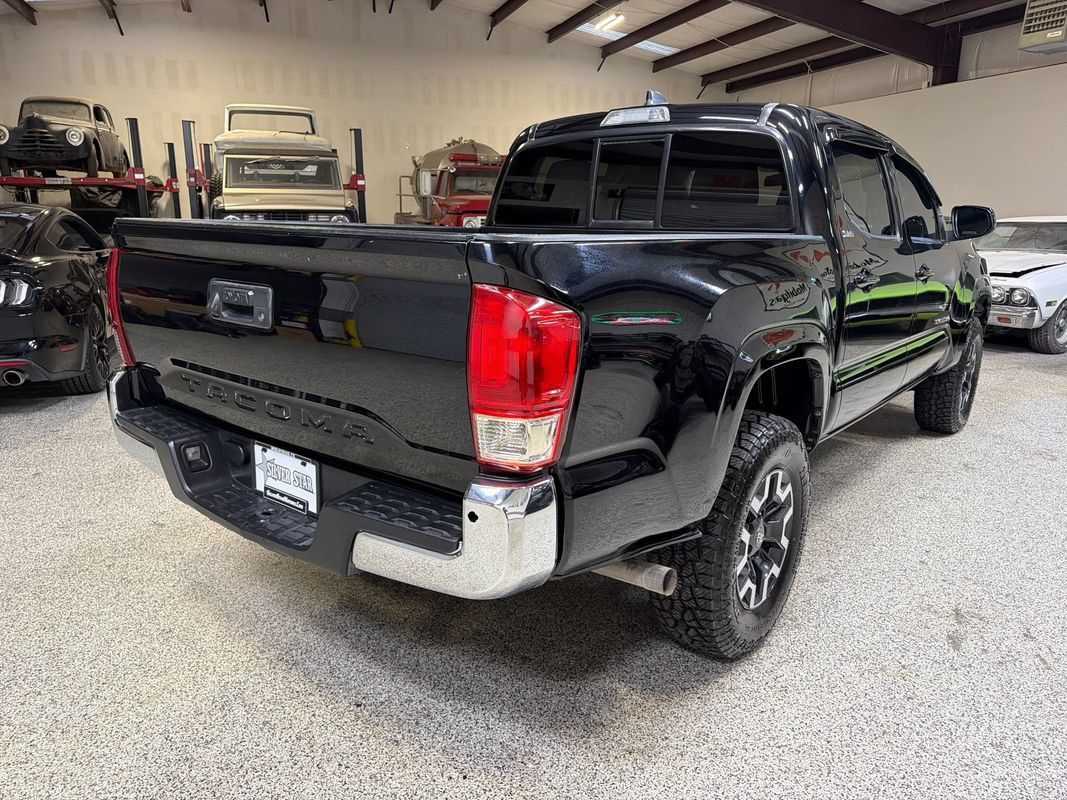 Used 2020 Toyota Tacoma SR5 RWD image 7