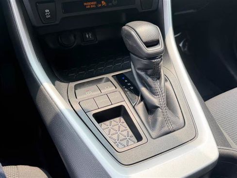Used 2019 Toyota RAV4 LE FWD image 36