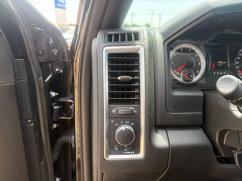 Used 2024 RAM 1500 Warlock AWD/4WD image 22
