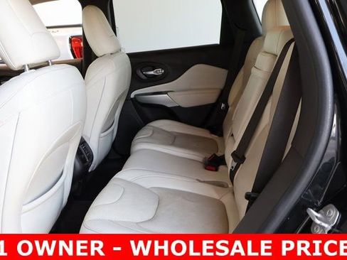 Used 2016 Jeep Cherokee Overland w/ Technology Group image 12