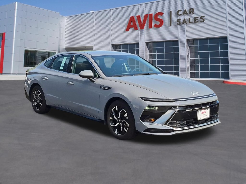 Used 2025 Hyundai Sonata SEL FWD image 3