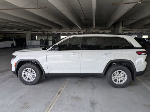 New 2025 Jeep Grand Cherokee Laredo w/ MOPAR Finishing Package image 8