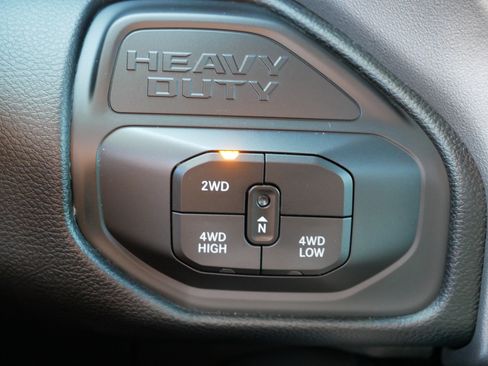 Used 2025 RAM 2500 Laramie AWD/4WD image 33