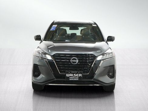 Used 2024 Nissan Kicks SR w/ SR Premium Package FWD image 8