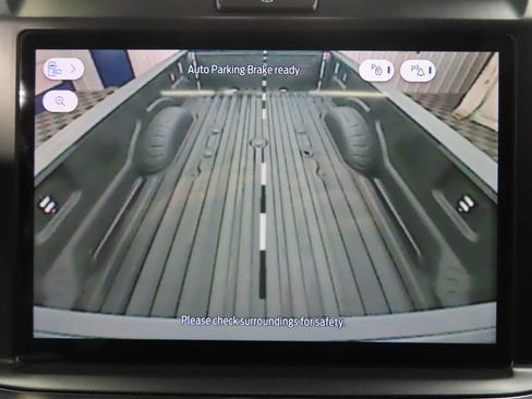 Used 2025 Ford F250 Platinum image 21