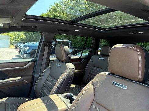 Used 2026 GMC Acadia Denali Ultimate AWD/4WD image 13