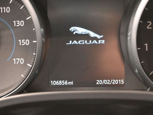 Used 2017 Jaguar F-PACE Premium image 21