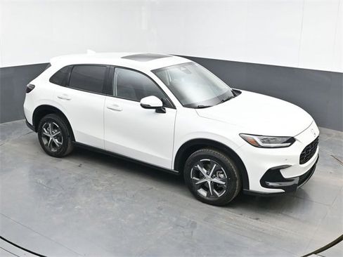 Used 2023 Honda HR-V EX-L image 1