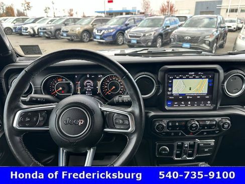 Used 2020 Jeep Wrangler Unlimited Sahara image 21