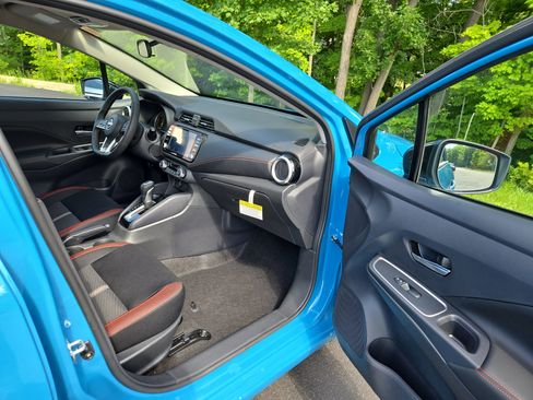 New 2025 Nissan Versa SR w/ Trunk Package image 13