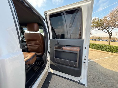 Used 2016 Ford F250 Platinum w/ FX4 Off-Road Package image 18