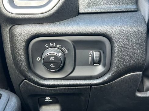 New 2026 RAM 1500 4x4 Crew Cab image 18