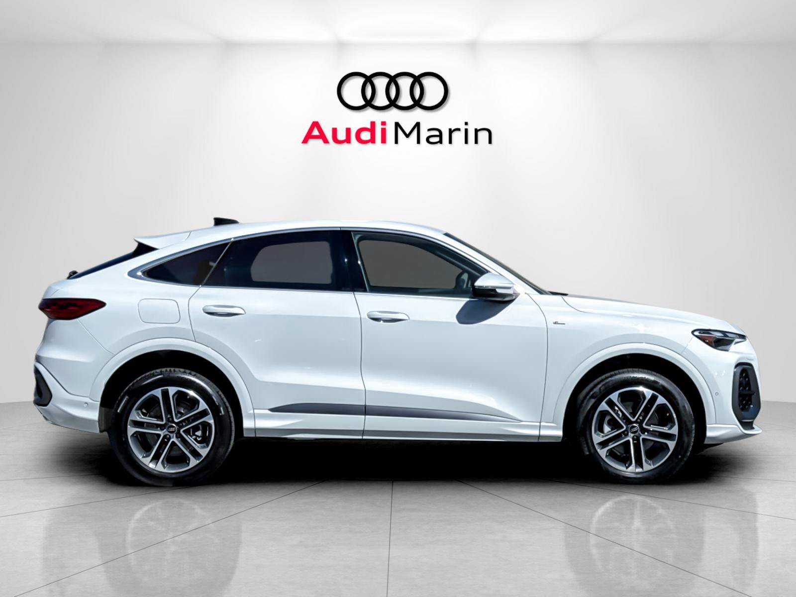 Certified 2025 Audi Q5 Premium AWD/4WD image 6