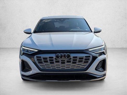 Certified 2024 Audi Q8 e-tron Premium Plus image 2