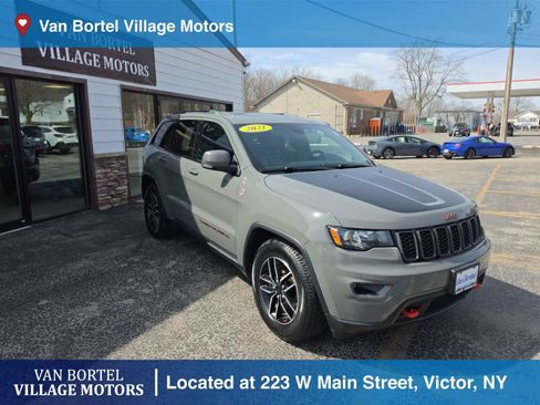Used 2021 Jeep Grand Cherokee Trailhawk AWD/4WD image 3