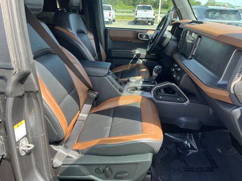 Used 2024 Ford Bronco Outer Banks AWD/4WD image 16
