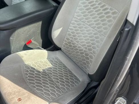 Used 2019 Chevrolet Equinox LS FWD image 24