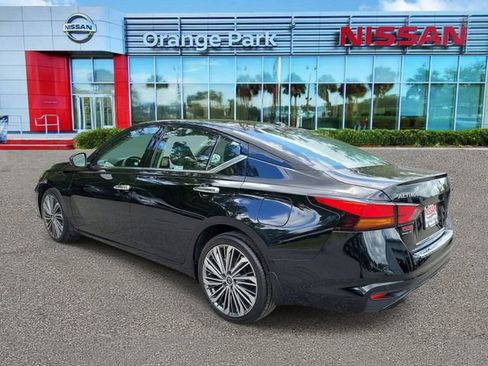 Used 2023 Nissan Altima 2.5 SL AWD/4WD image 3