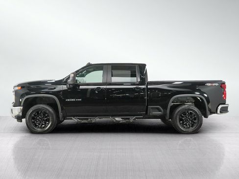 Used 2024 Chevrolet Silverado 2500 LT w/ Convenience Package AWD/4WD image 2