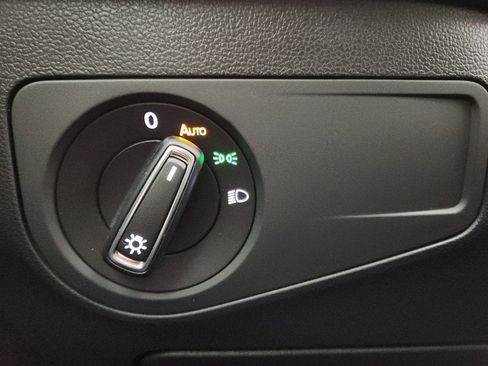 Certified 2023 Volkswagen Tiguan SE w/ Panoramic Sunroof Package image 11