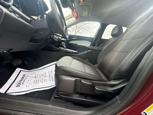 Used 2025 Chevrolet Trax LT image 14