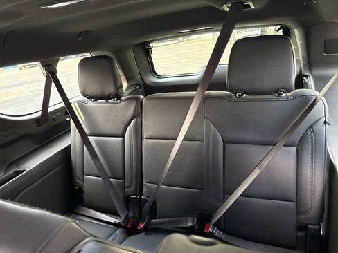 Used 2025 Chevrolet Suburban LT AWD/4WD image 24
