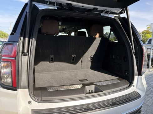 Used 2024 Chevrolet Tahoe High Country AWD/4WD image 11