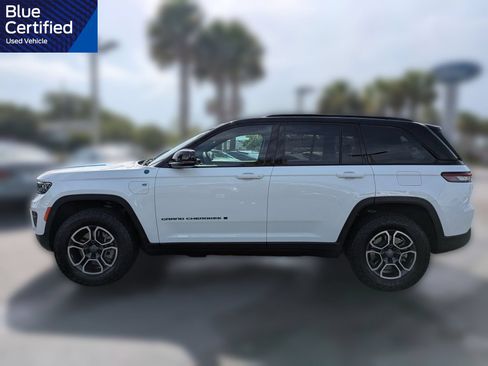 Used 2022 Jeep Grand Cherokee Trailhawk AWD/4WD image 8