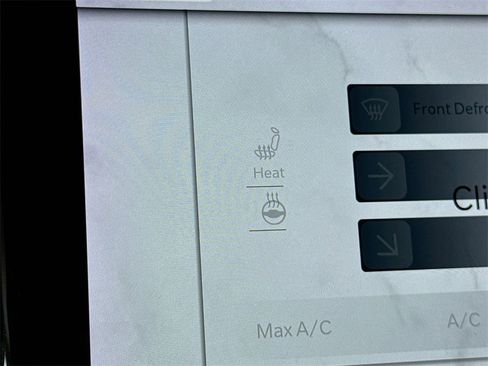 Used 2023 Jeep Grand Cherokee 4WD 4xe image 13