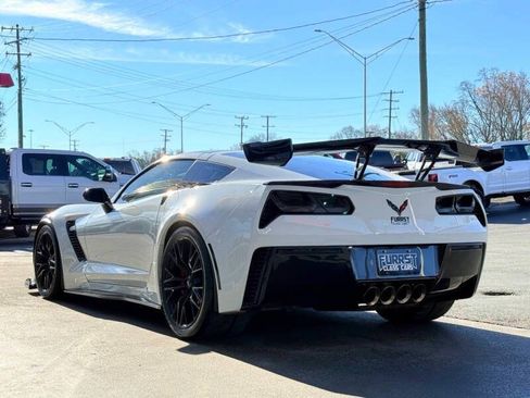 Used 2016 Chevrolet Corvette Z06 w/ 3LZ Preferred Equipment Group RWD image 12