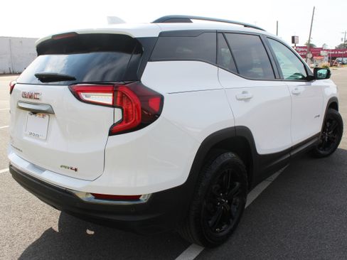 Used 2024 GMC Terrain AT4 image 17