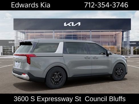 New 2027 Kia Carnival LX FWD image 7