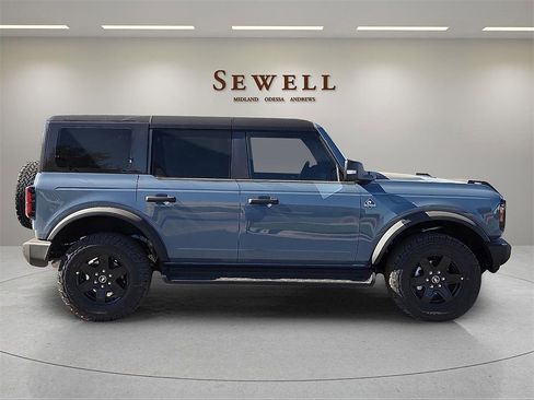 New 2025 Ford Bronco Outer Banks image 5