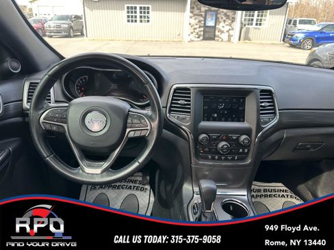 Used 2019 Jeep Grand Cherokee Laredo image 17