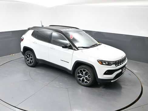 Used 2025 Jeep Compass Limited AWD/4WD image 42