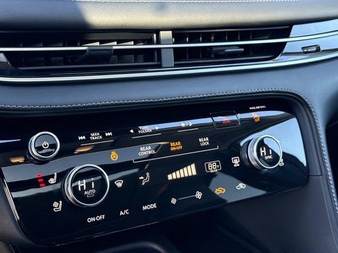 Certified 2024 INFINITI QX60 Luxe w/ Cargo Package image 5