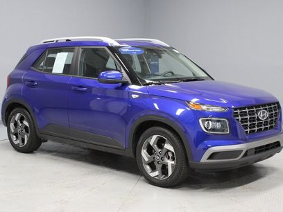 Certified 2022 Hyundai Venue Limited w/ Cargo Package
