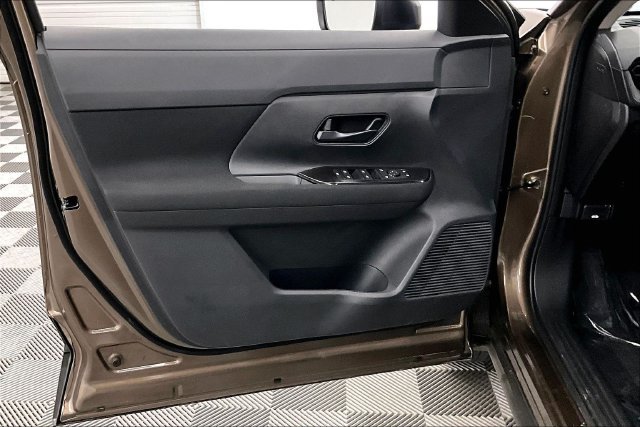 New 2027 Nissan Kicks S FWD image 28